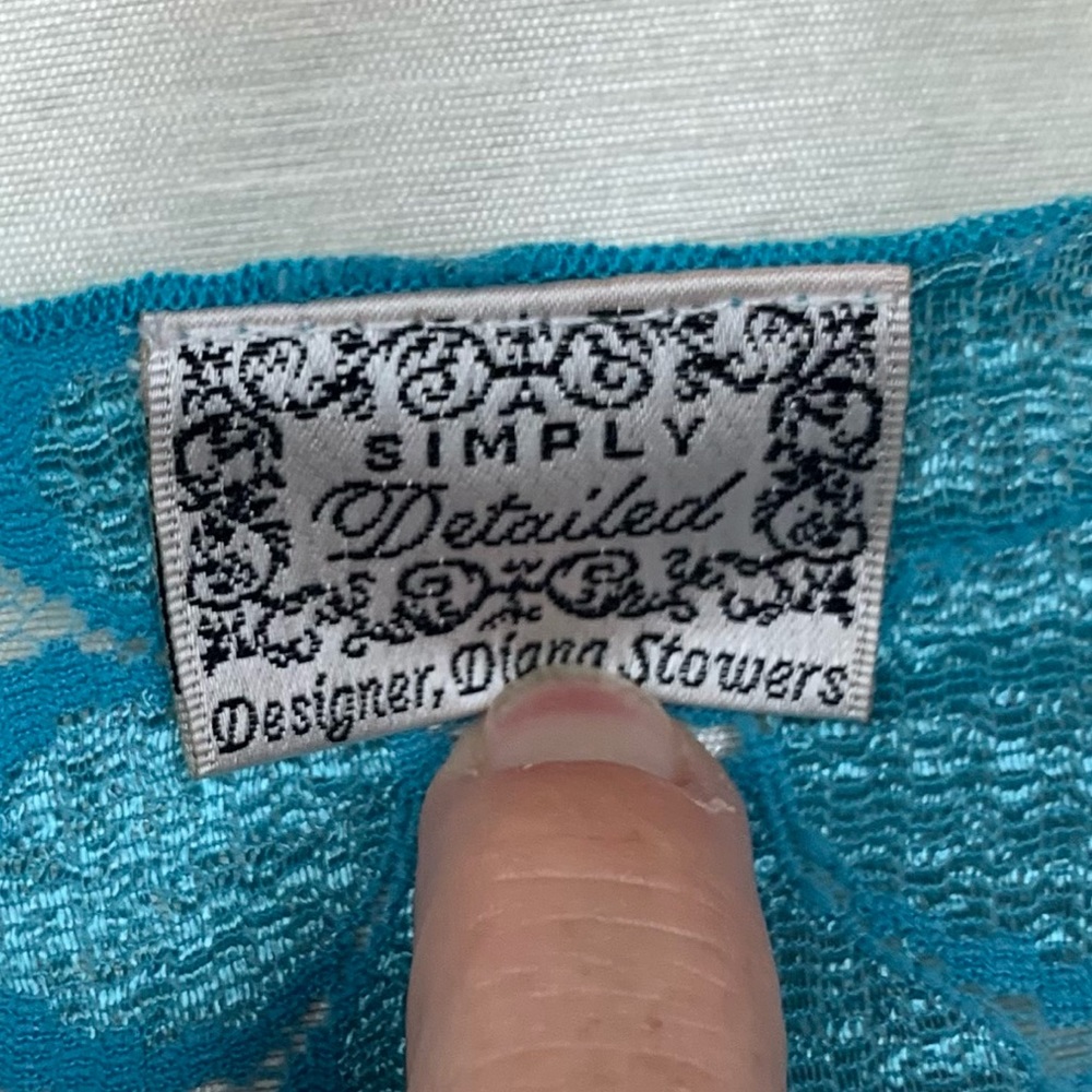 SIMPLY DETAILED Lace Top XL - Picture 3 of 6